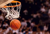 爱游戏体育-Doinb七赛季再创巅峰，C9球迷集体起立致敬！